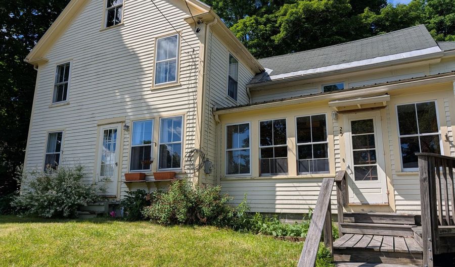 25 Charles St, Belfast, ME 04915 - 4 Beds, 2 Bath
