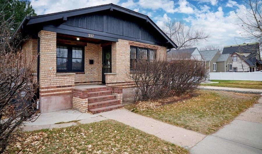 217 E 2ND Ave, Cheyenne, WY 82001 - 3 Beds, 2 Bath