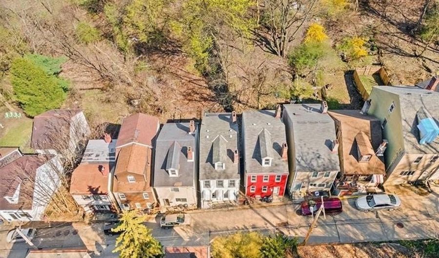 39 Welsh Way, Airville, PA 15203 - 4 Beds, 3 Bath