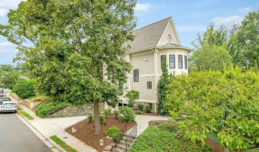 2807 1ST Rd N, Arlington, VA 22201 - 5 Beds, 5 Bath