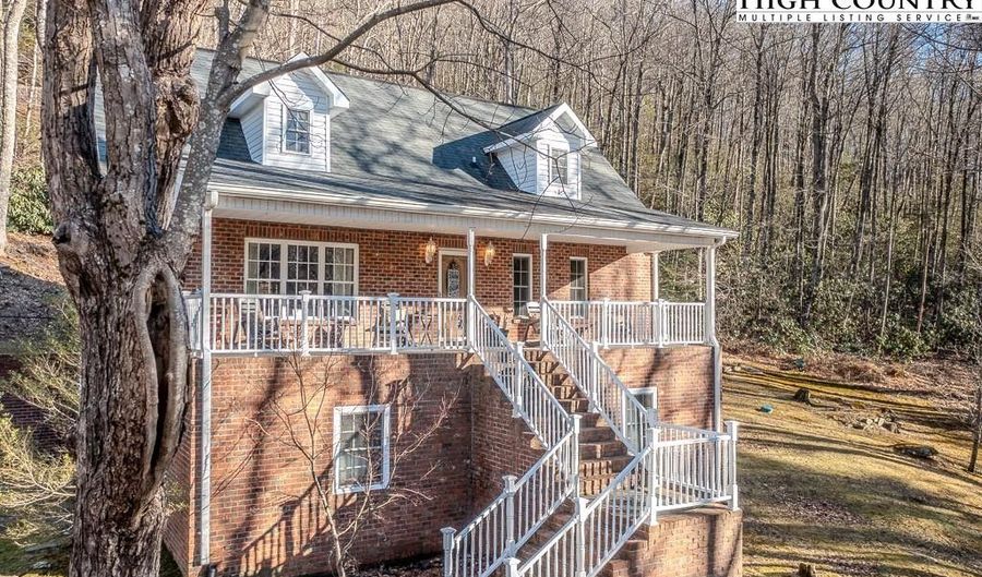 128 Chickadee Ln, Blowing Rock, NC 28605 - 3 Beds, 3 Bath