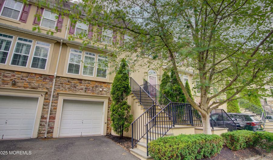 56 W Aspen Way, Aberdeen, NJ 07747 - 2 Beds, 4 Bath
