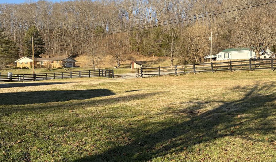 4028 KY-225, Artemus, KY 40903 - 3 Beds, 2 Bath