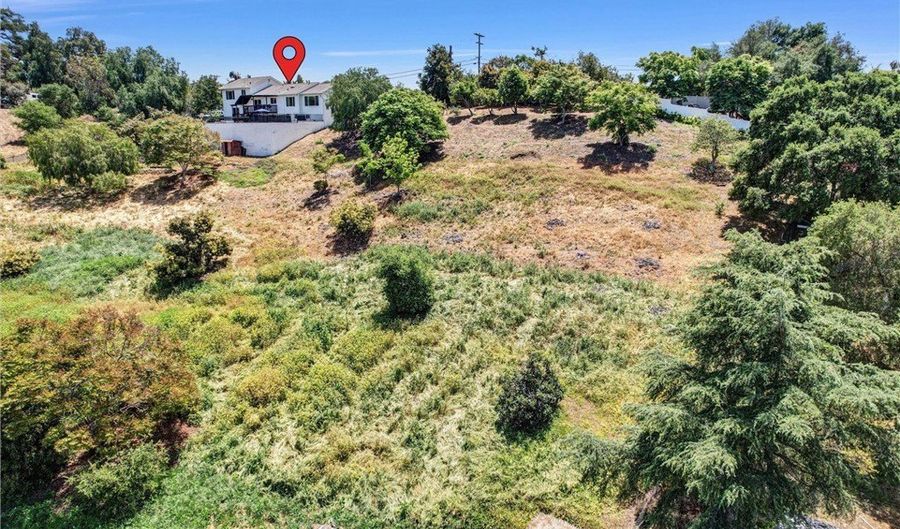 1864 Winterwarm Dr, Fallbrook, CA 92028 - 3 Beds, 3 Bath