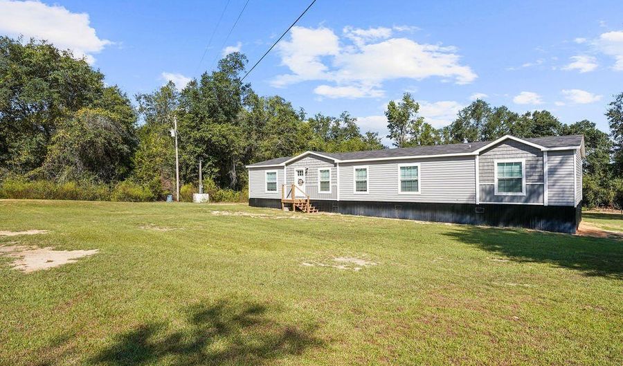 1215 Shores Rd, Alford, FL 32420 - 4 Beds, 3 Bath