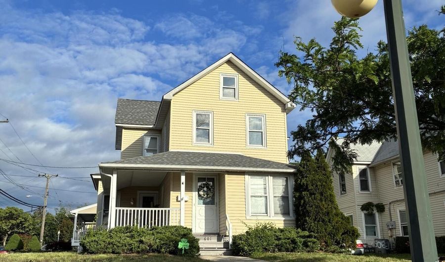 601 Main St Summer, Avon By The Sea, NJ 07717 - 4 Beds, 2 Bath