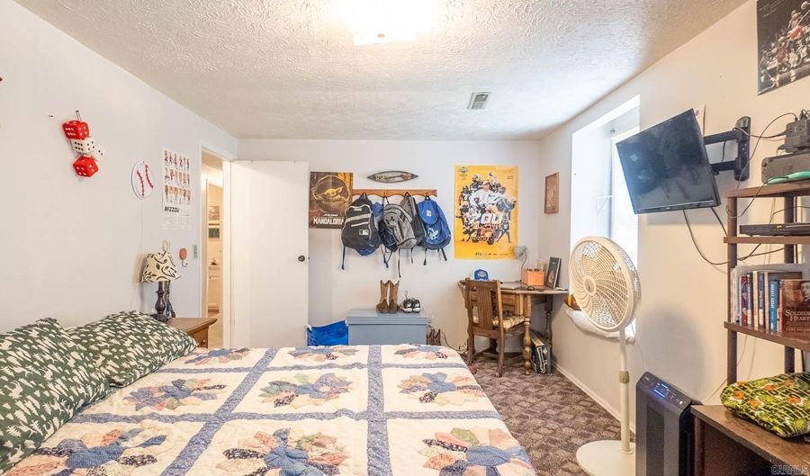 192 Missouri 19, Alton, MO 65606 - 4 Beds, 3 Bath