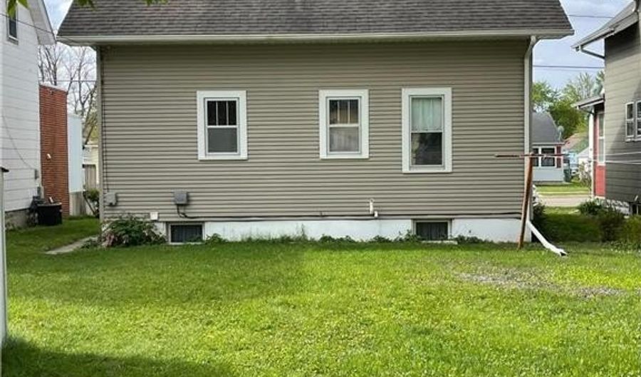 512 9th Ave SW, Austin, MN 55912 - 3 Beds, 2 Bath