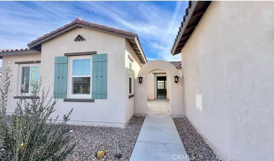 12925 Davona Dale Rd, Apple Valley, CA 92308 - 4 Beds, 4 Bath