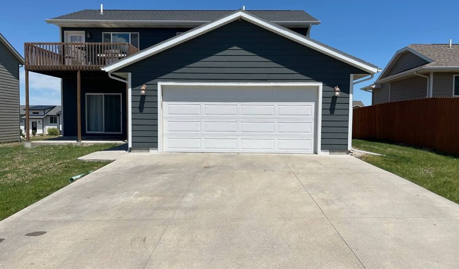 1227 Juneau Dr, Box Elder, SD 57719 - 4 Beds, 3 Bath