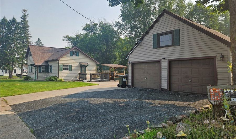 132 S Center St, Boyd, WI 54726 - 3 Beds, 2 Bath