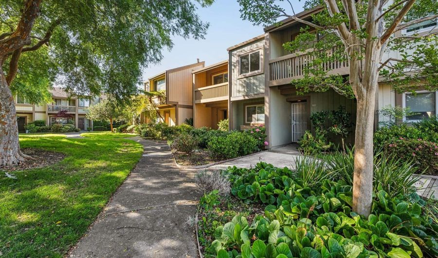 3227 Santa Cruz Ln, Alameda, CA 94502 - 3 Beds, 2 Bath