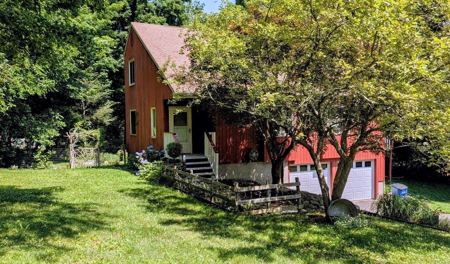 6 Taagan St, Danbury, CT 06811 - 3 Beds, 2 Bath