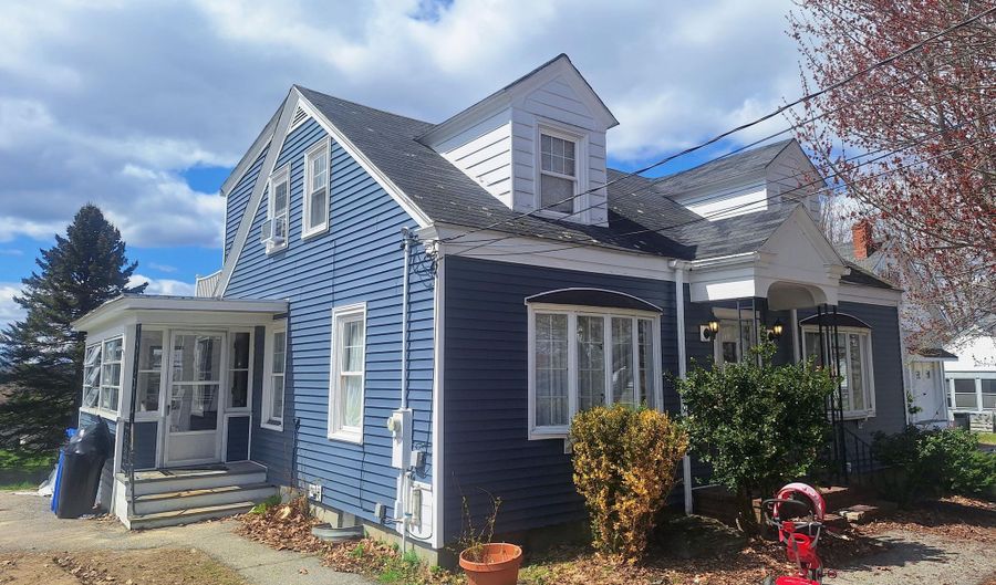 25 Eighth St, Auburn, ME 04210 - 0 Beds, 3 Bath