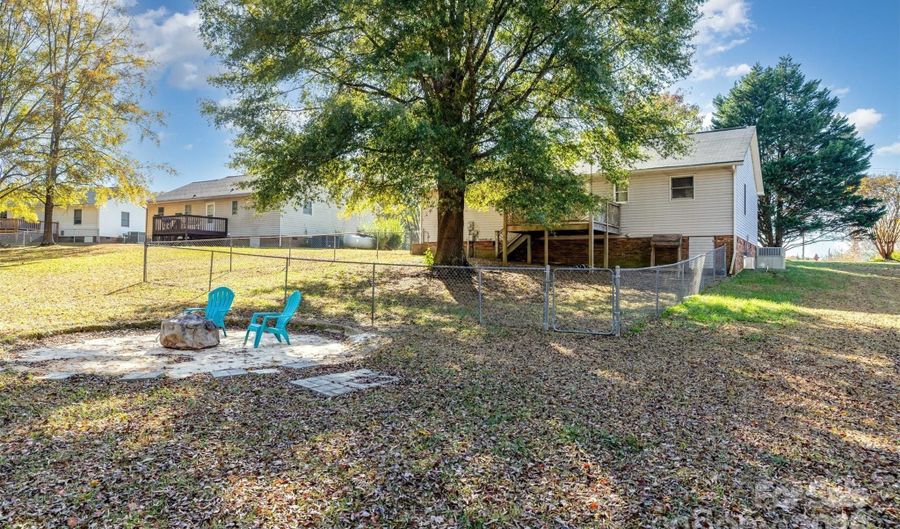 624 Dick St, Albemarle, NC 28001 - 3 Beds, 2 Bath