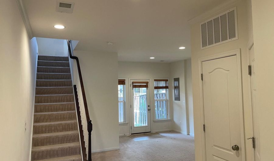 43302 FOYT Ter, Ashburn, VA 20147 - 3 Beds, 4 Bath