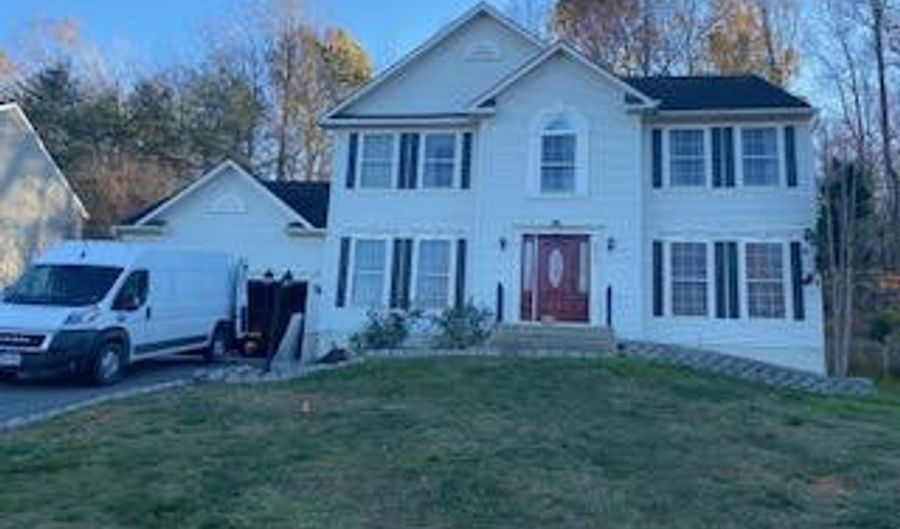 3918 LYNNHAVEN Ln, Fredericksburg, VA 22408 - 4 Beds, 3 Bath