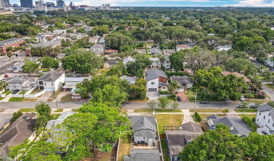 731 GUERNSEY St, Orlando, FL 32804 - 4 Beds, 3 Bath