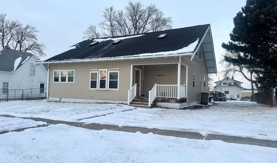 1617 M St, Aurora, NE 68818 - 3 Beds, 2 Bath