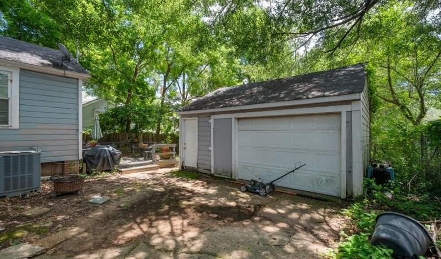 617 Dudley Dr, Shreveport, LA 71104 - 3 Beds, 2 Bath