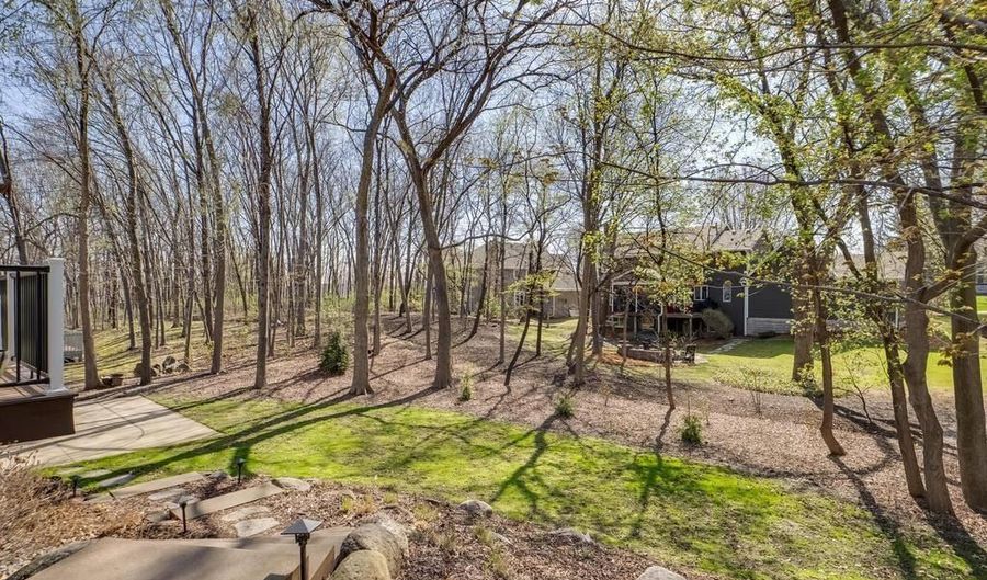 13800 Elkhart Rd, Apple Valley, MN 55124 - 5 Beds, 4 Bath