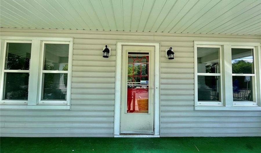 1623 Main St, Alton, IL 62002 - 3 Beds, 1 Bath