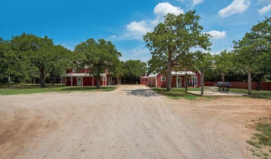 6122 Old Decatur Rd, Alvord, TX 76225 - 5 Beds, 4 Bath