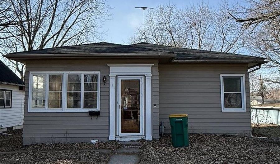 611 Ulstad Ave, Albert Lea, MN 56007 - 2 Beds, 2 Bath