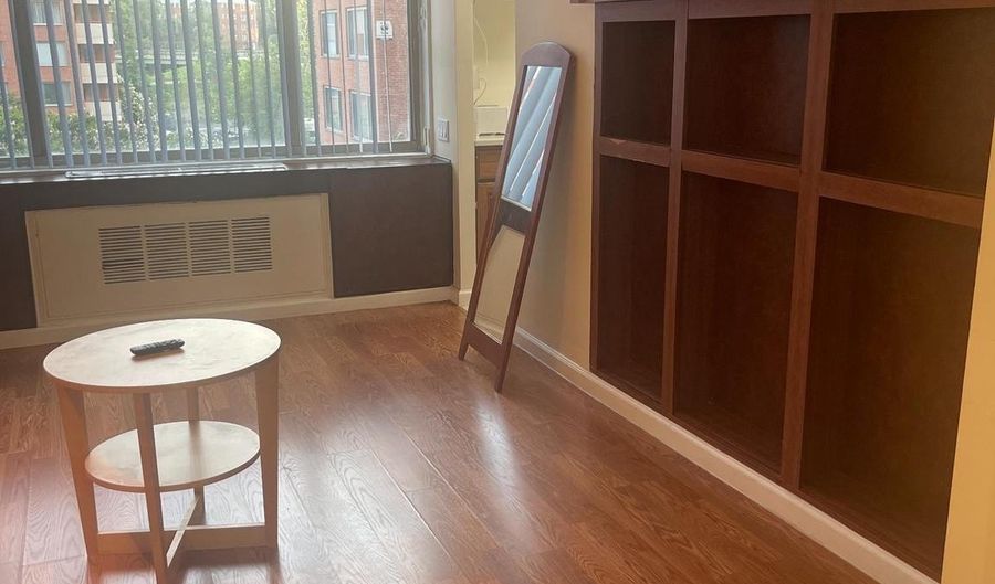 1121 ARLINGTON Pl 503, Arlington, VA 22209 - 1 Beds, 1 Bath