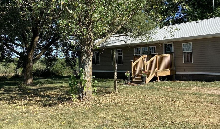 23731 Farm Road 2000, Aurora, MO 65605 - 3 Beds, 2 Bath