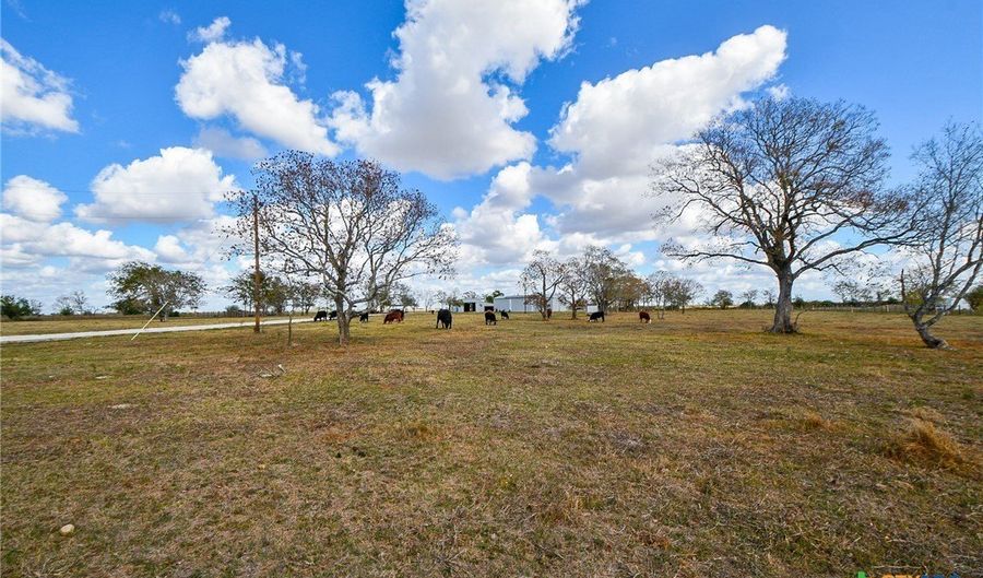 1093 Sunderman Rd, Alleyton, TX 78935 - 6 Beds, 5 Bath