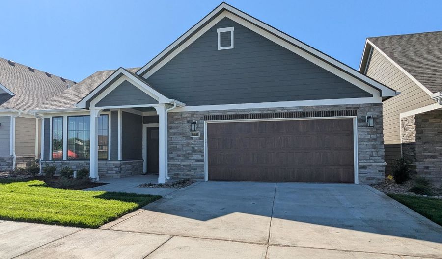 731 E Lexington, Andover, KS 67002 - 2 Beds, 2 Bath