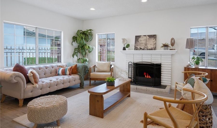1124 W 123rd St, Los Angeles, CA 90044 - 3 Beds, 2 Bath
