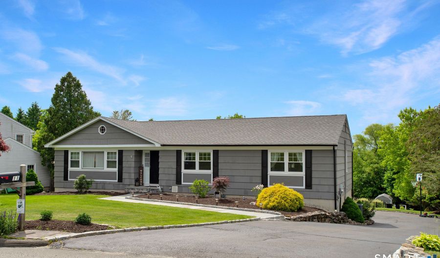 11 Whippoorwill Rd, Bethel, CT 06801 - 4 Beds, 3 Bath