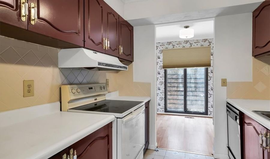 1503 Birnamwood Trail Dr, Ballwin, MO 63021 - 2 Beds, 2 Bath