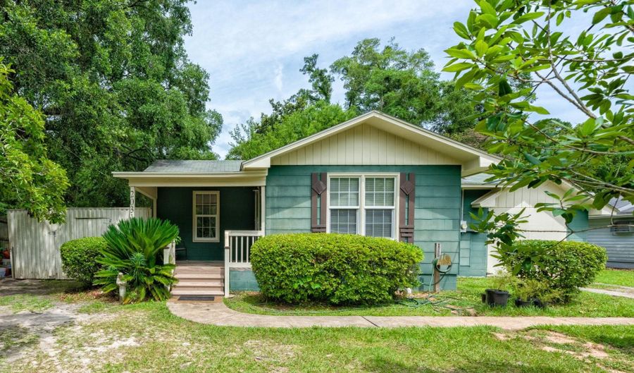 2031 E Dellview, Tallahassee, FL 32303 - 2 Beds, 1 Bath