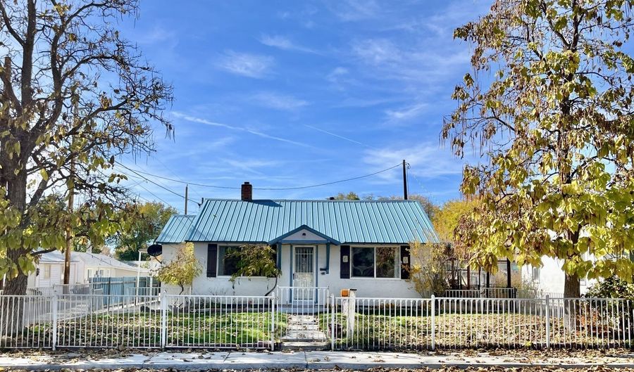 1261 3rd St, Elko, NV 89801 - 4 Beds, 3 Bath