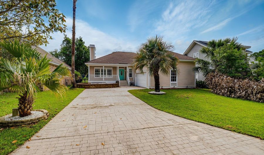 54 Tuscarora Ave, Beaufort, SC 29907 - 3 Beds, 2 Bath