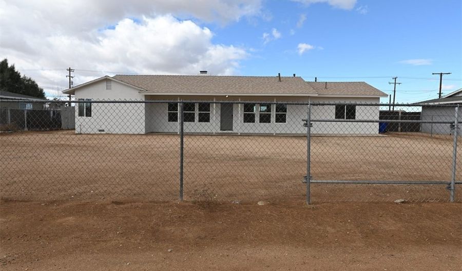 13980 Osage Rd, Apple Valley, CA 92307 - 5 Beds, 3 Bath
