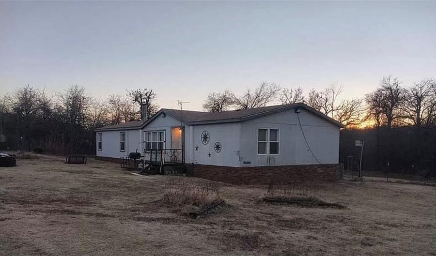175 County Road 1520 Rd, Rush Springs, OK 73082 - 4 Beds, 3 Bath
