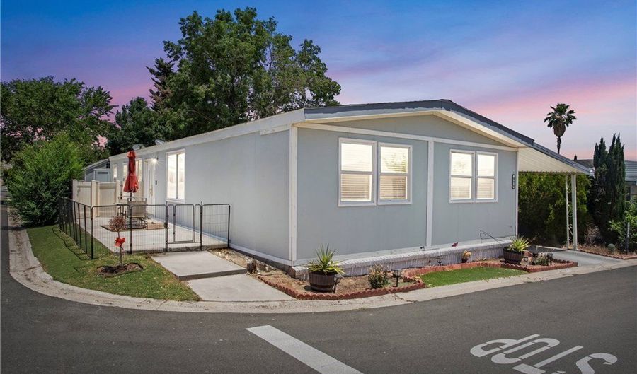 20683 Waalew SPC B54 Rd B54, Apple Valley, CA 92307 - 3 Beds, 2 Bath