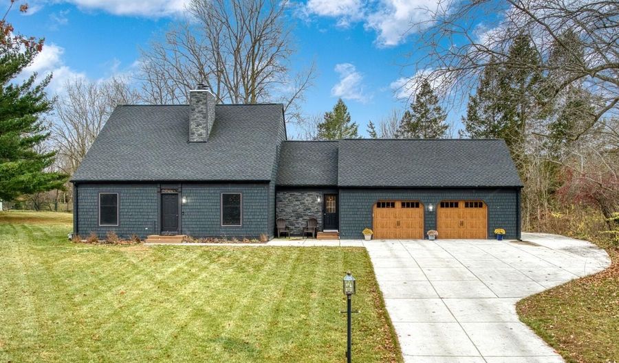 1544 Brookfield Ct, Adrian, MI 49221 - 4 Beds, 4 Bath