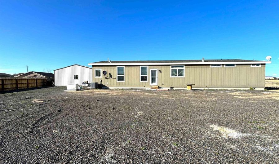 120 Willow Creek Dr, Battle Mountain, NV 89820 - 3 Beds, 2 Bath