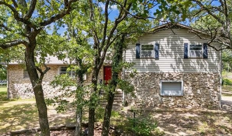 11684 Hwy 11 Hwy, Barnsdall, OK 74002 - 3 Beds, 3 Bath
