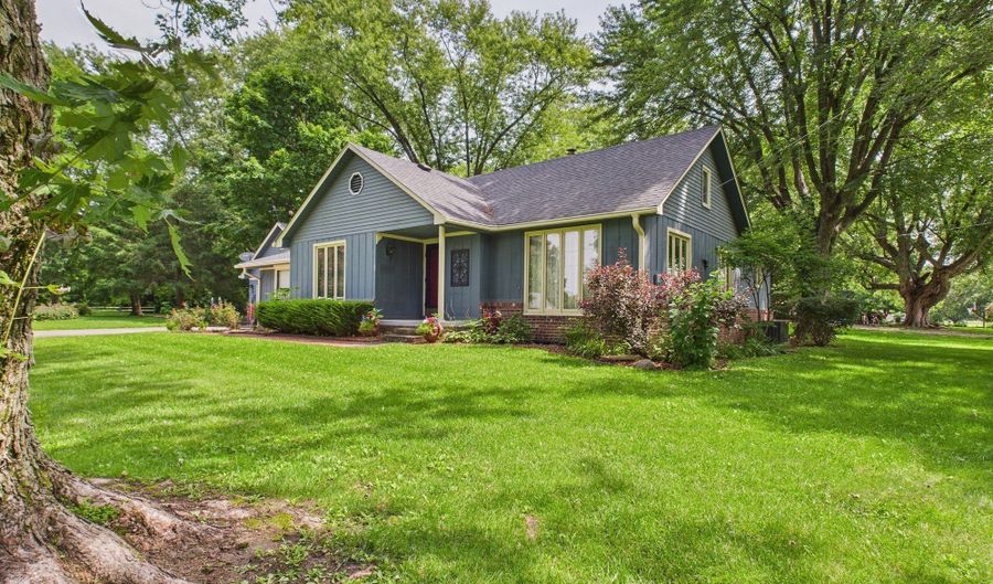 1917 Winding Way, Anderson, IN 46011 - 3 Beds, 2 Bath