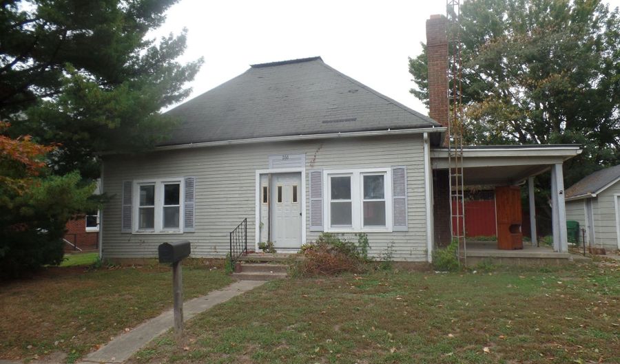 266 W Spring St, Bloomfield, IN 47424 - 2 Beds, 1 Bath