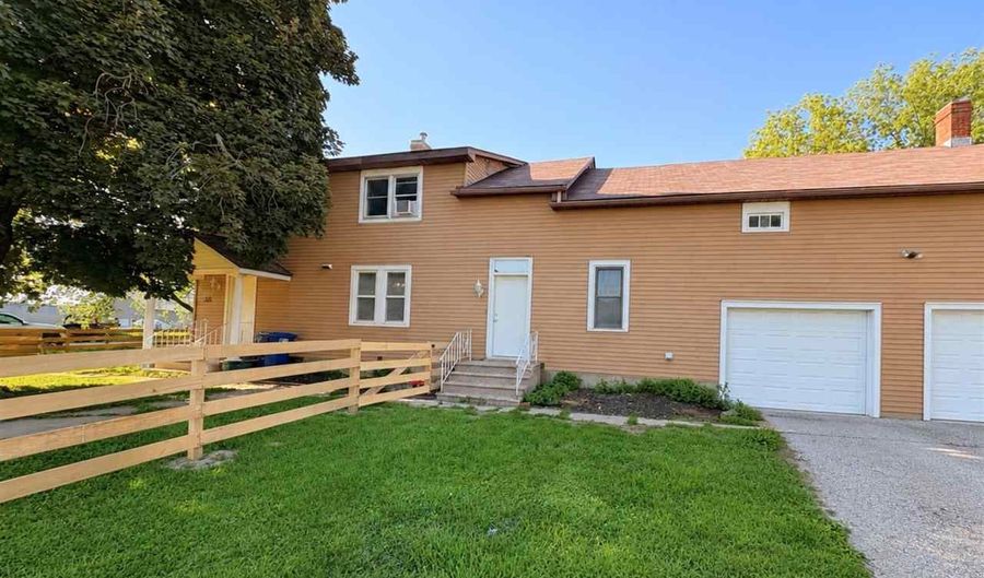 410 6th Ave, Amana, IA 52203 - 3 Beds, 2 Bath