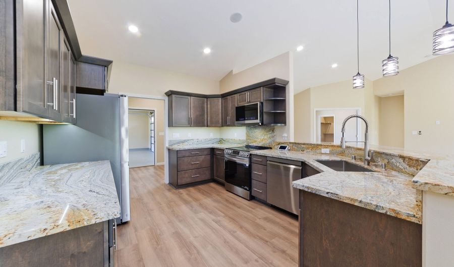 15-1632 15TH Ave, Keaau, HI 96749 - 5 Beds, 3 Bath