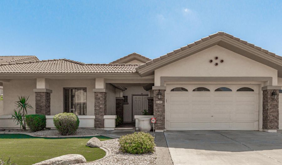 1687 E CAROB Dr, Chandler, AZ 85286 - 3 Beds, 3 Bath