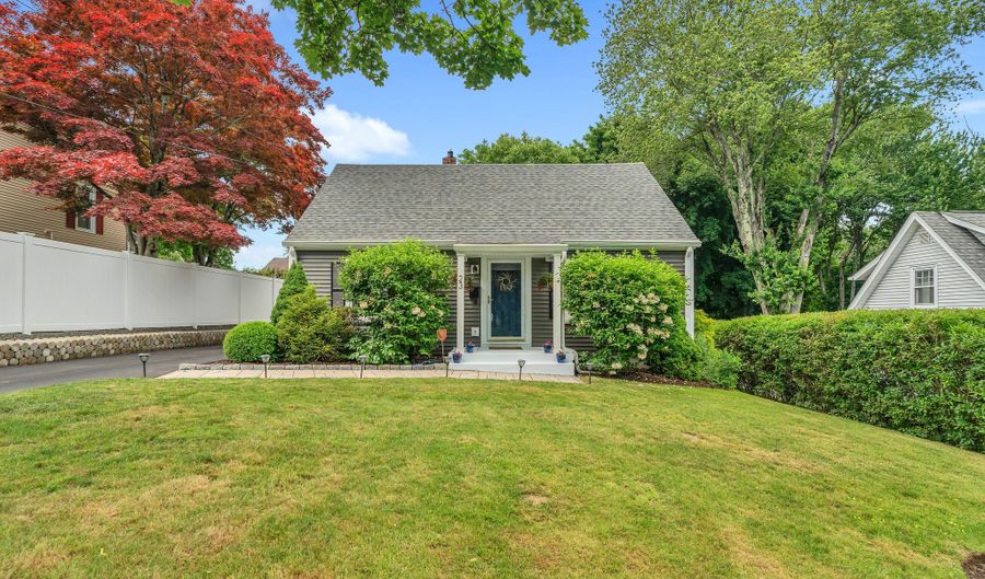 23 Highland Ave, Bethel, CT 06801 - 3 Beds, 2 Bath